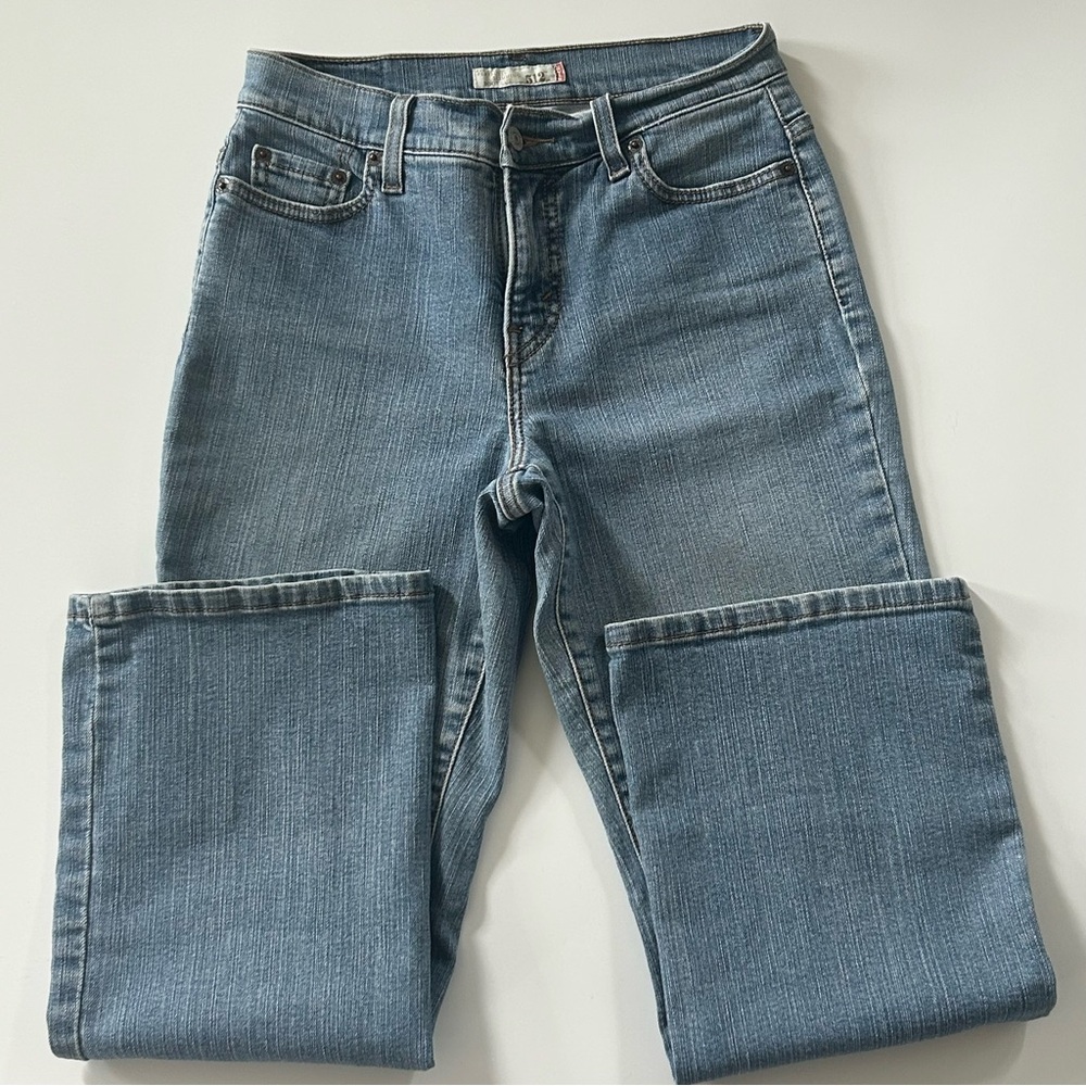 Levi's‎ Women's Jeans 512 Perfectly Slimming Bootcut Medium Wash 8 Short Petite - Picture 2 of 8